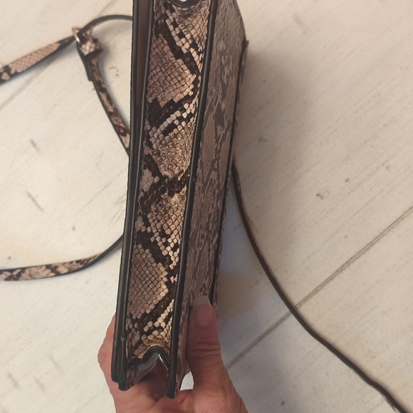 H & M Snake Skin Vegan leather crossbody - Picture 7 of 10